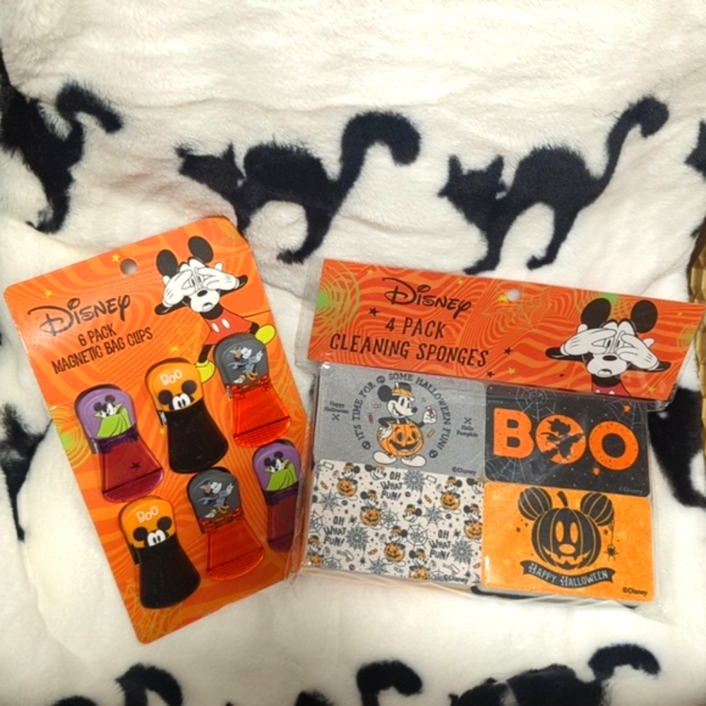 🆕 Mickey and Minnie Halloween Magnetic Bag Clips & Cleaning Sponges